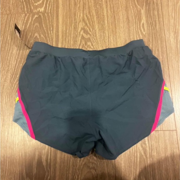 BRAND NEW UNDER ARMOUR RUNNING SHORTS - Picture 2 of 3